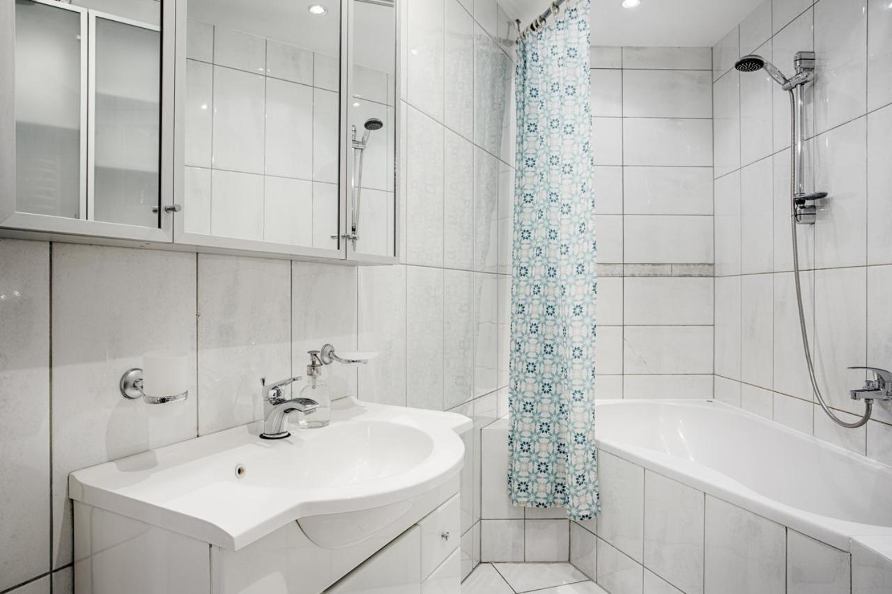 Central Apartments By Tyzenhauz Cracovie Extérieur photo